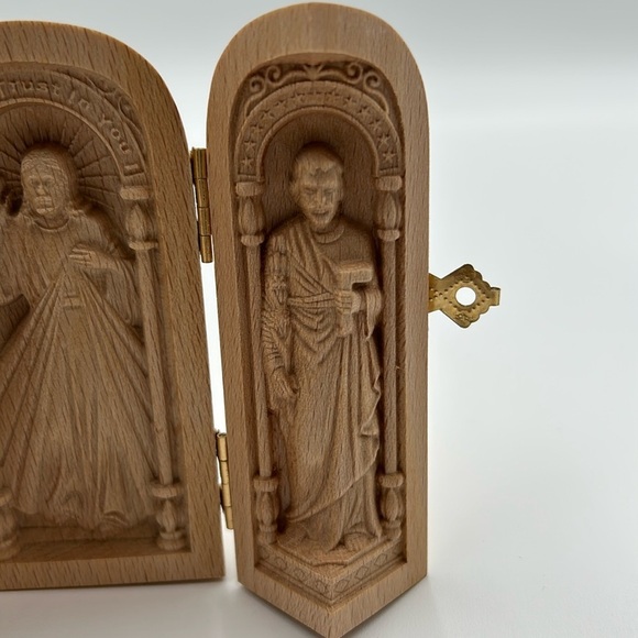 1785- Catholic Altar Religious Portable Holy Family Hand Carved Wood Box NWT - Picture 4 of 8